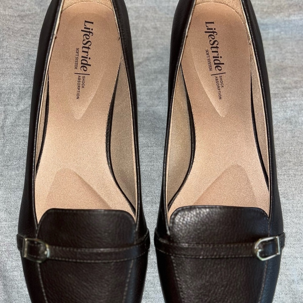 NWOT Life Stride Brown Minimalist Loafers Flats